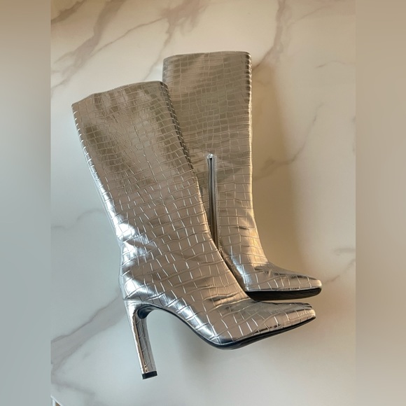 Crocodile metallic silver block heel boots - Picture 2 of 6